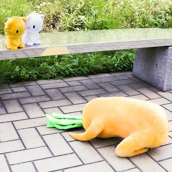 Big Posing Carrot Plushie - Picture 3 of 5